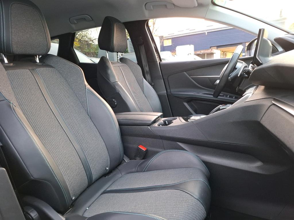 Peugeot 3008 Hybrid 225 e-EAT8 Allure 2022