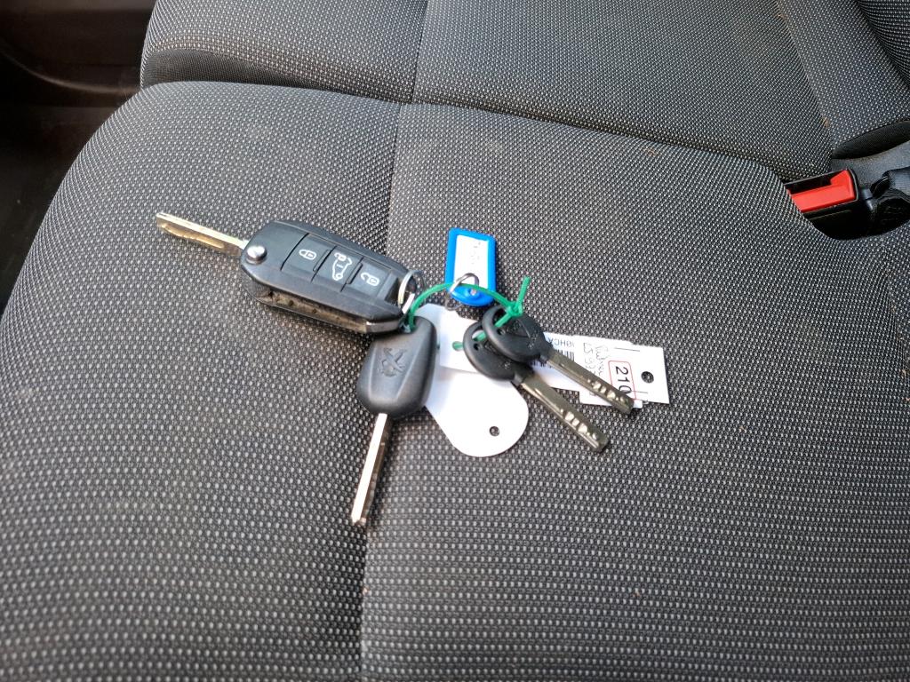 Peugeot PARTNER FOURGON STANDARD 650 KG BLUEHDI 75 BVM5 PREMIUM 2020