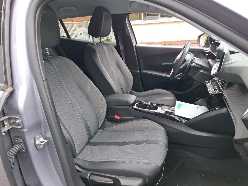 Peugeot 2008 BlueHDi 130 S&S EAT8 Allure Pack 2022