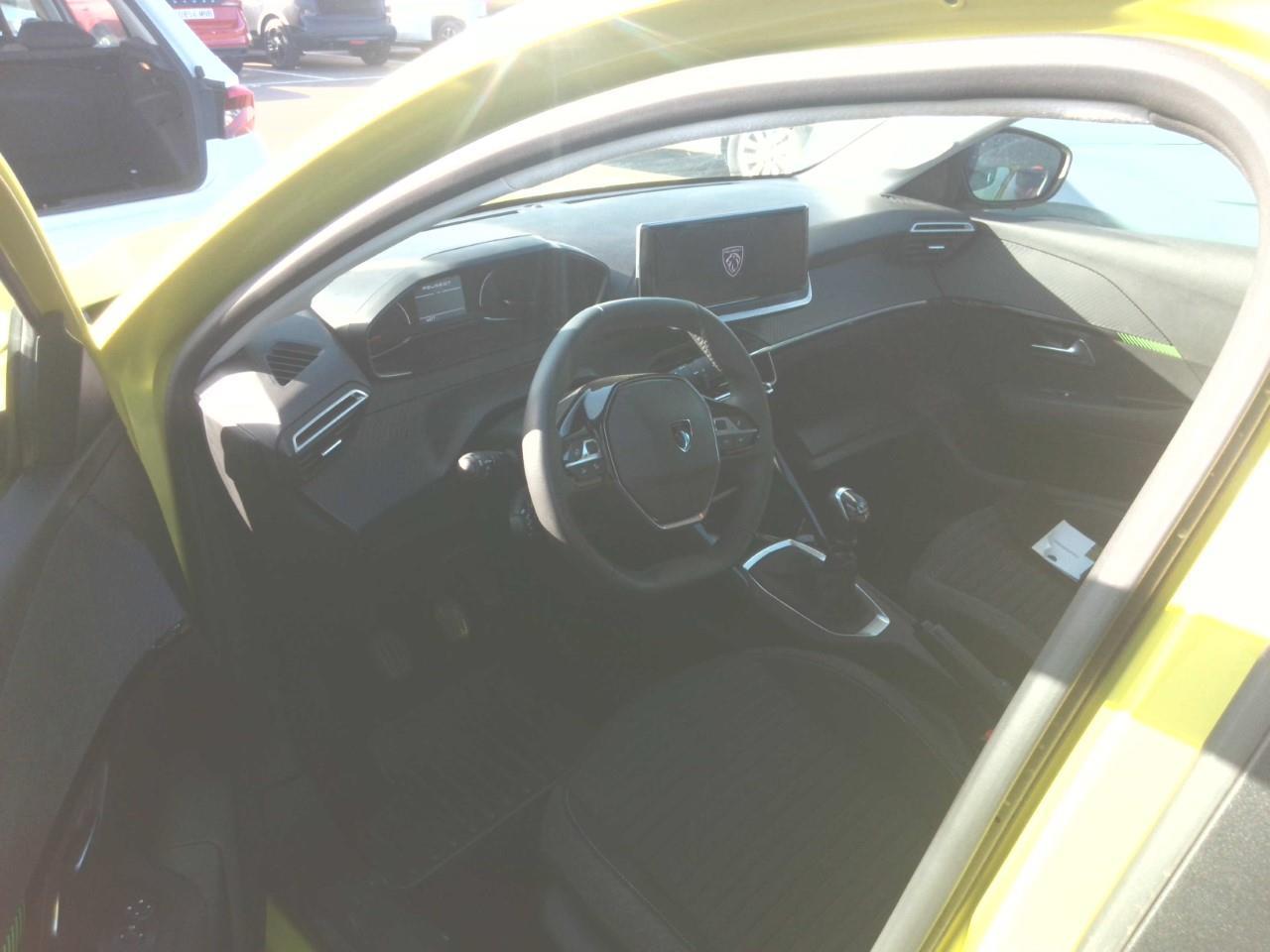 Foto Peugeot 208 10