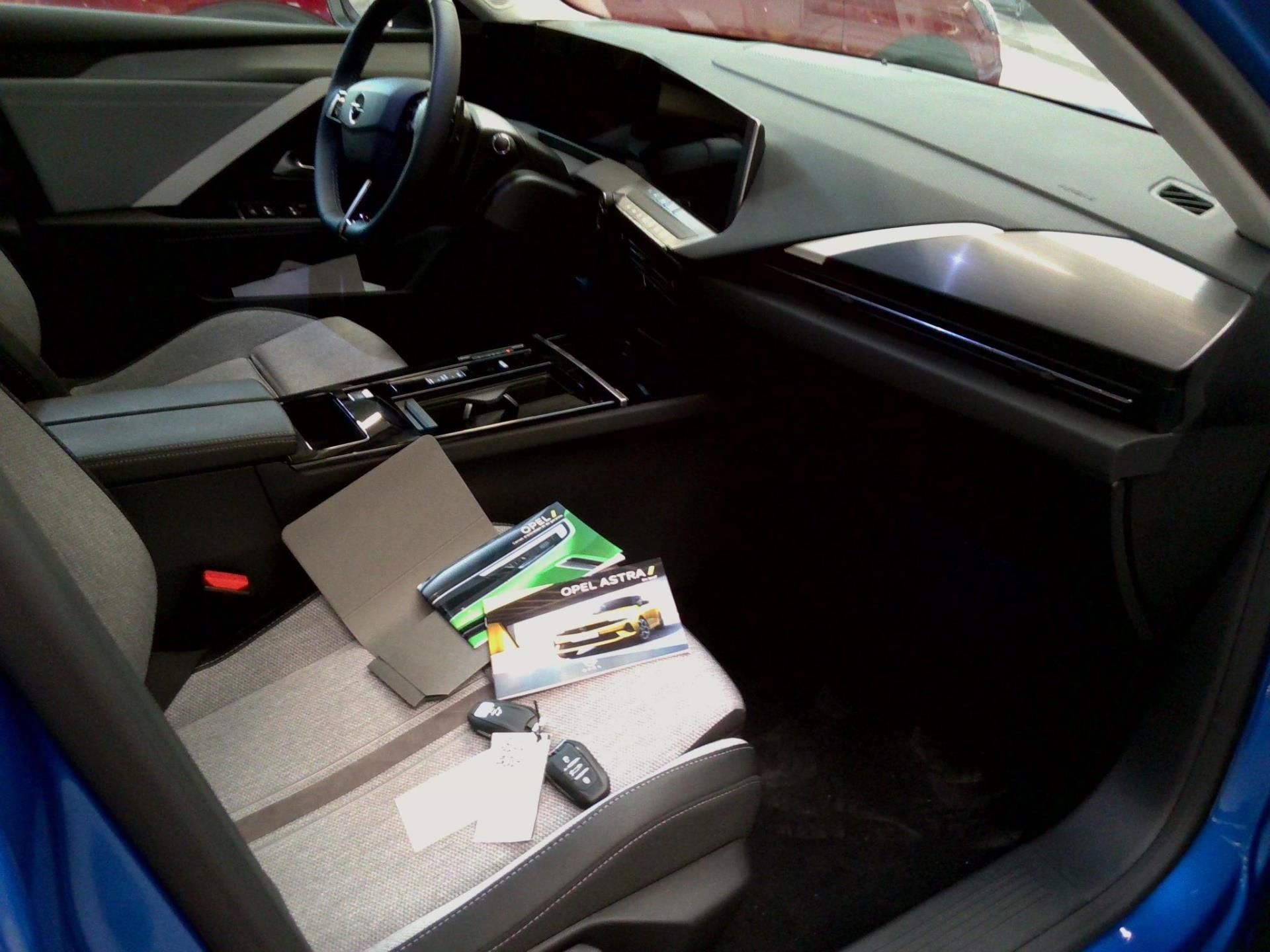 Opel Astra Hybrid 180 ch BVA8 Elegance Business 2023