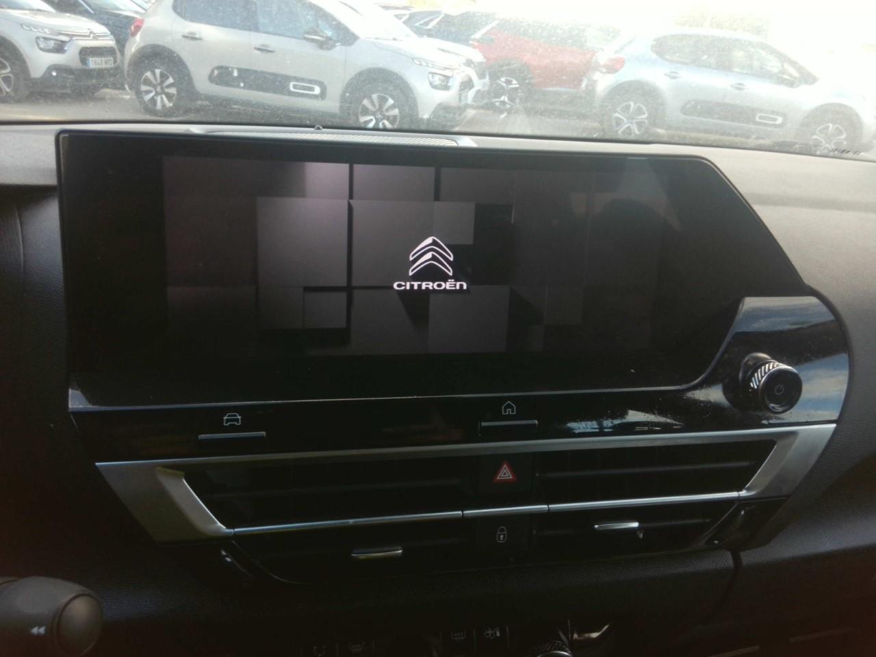 Foto Citroën C4 X 8