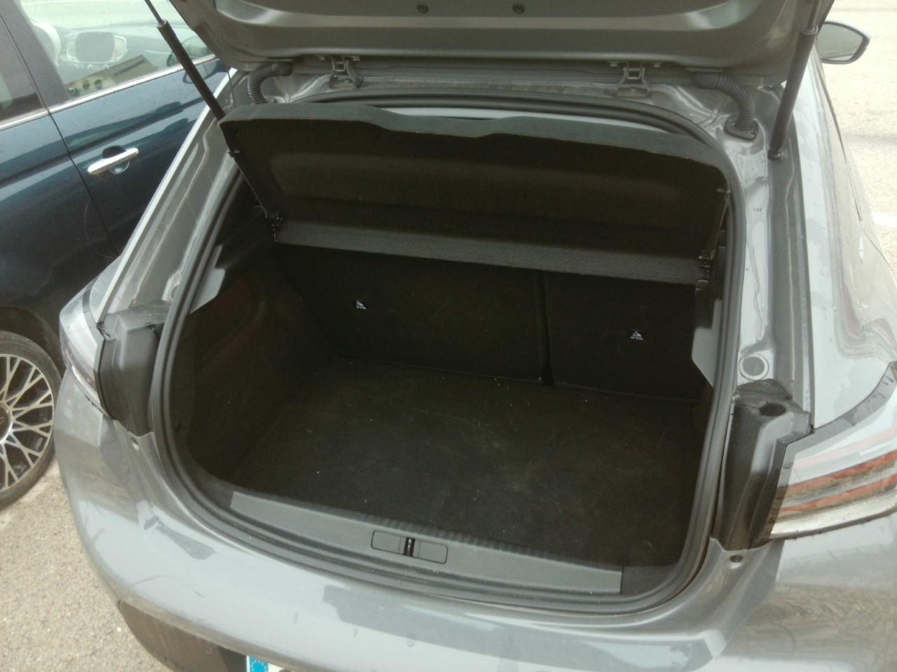 Foto Peugeot 208 14