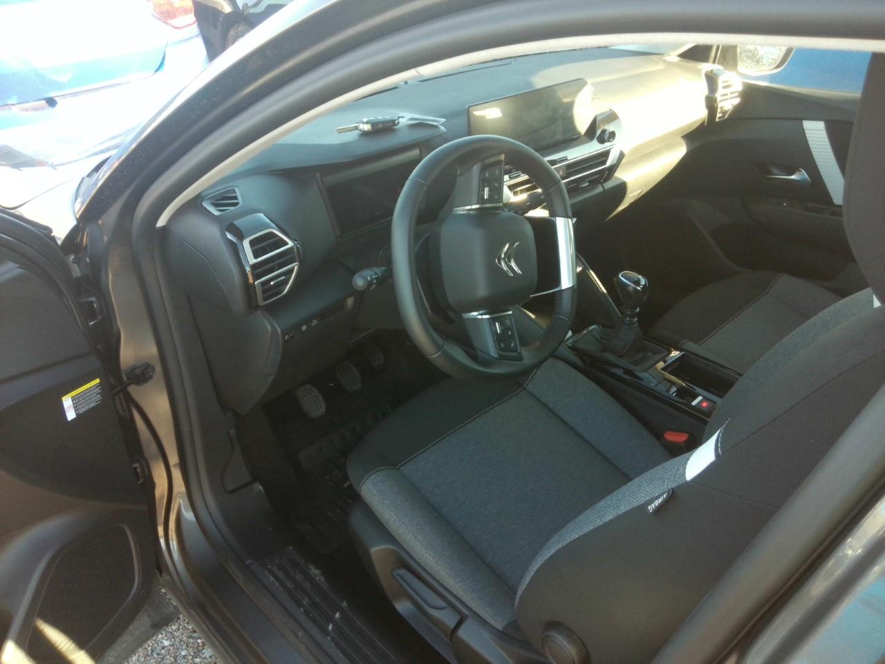 Foto Citroën C4 X 6