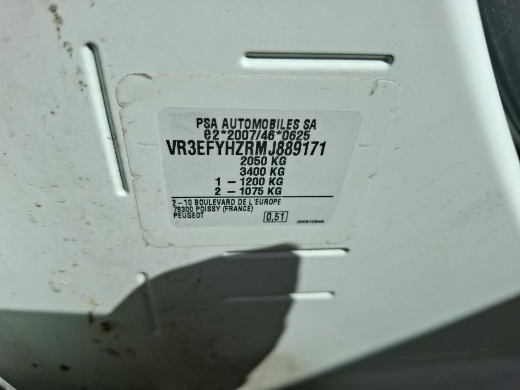 Peugeot PARTNER FOURGON STANDARD 650 KG BLUEHDI 130 S&S EAT8 ASPHALT 2021