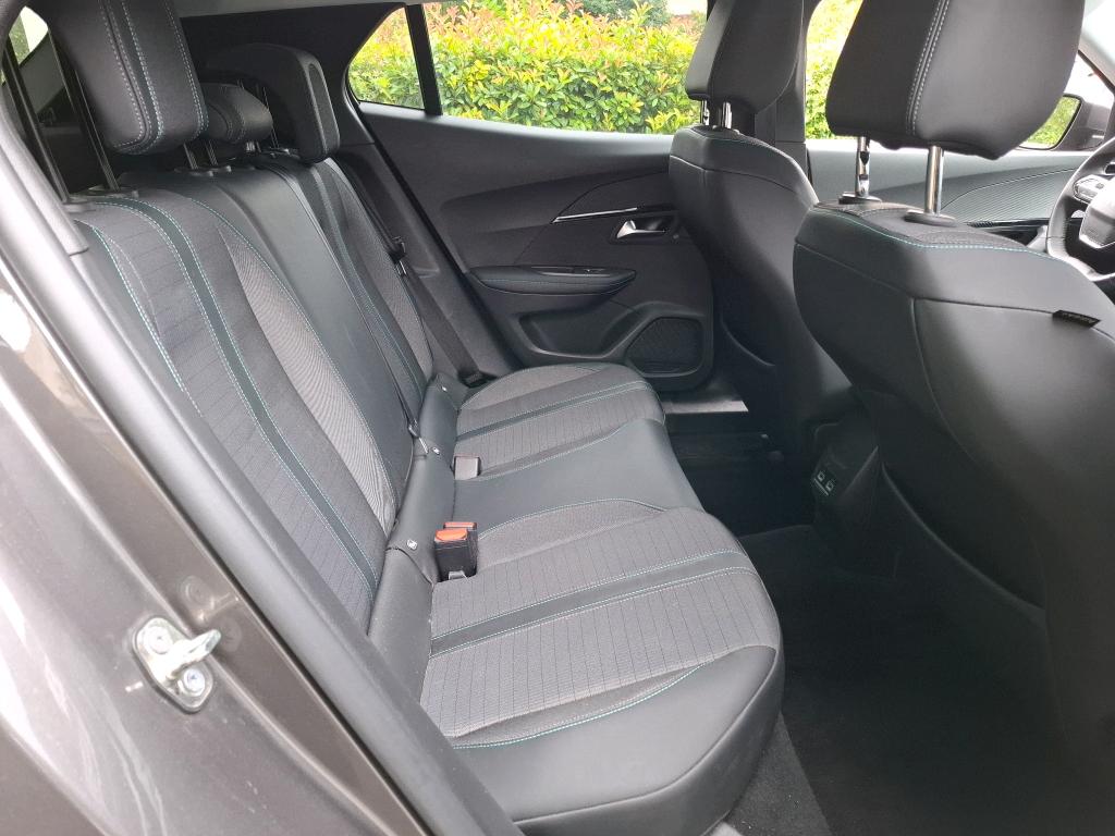 Peugeot 2008 PureTech 130 S&S EAT8 Allure Business 2021