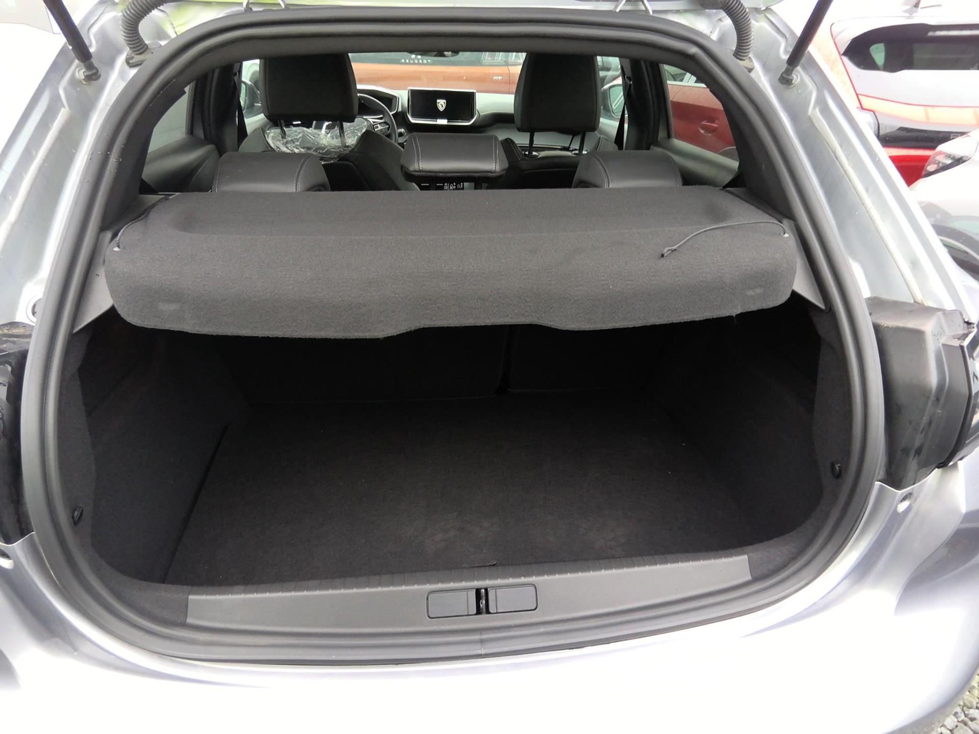Peugeot 208 Hybrid 136 e-DCS6 GT 2024