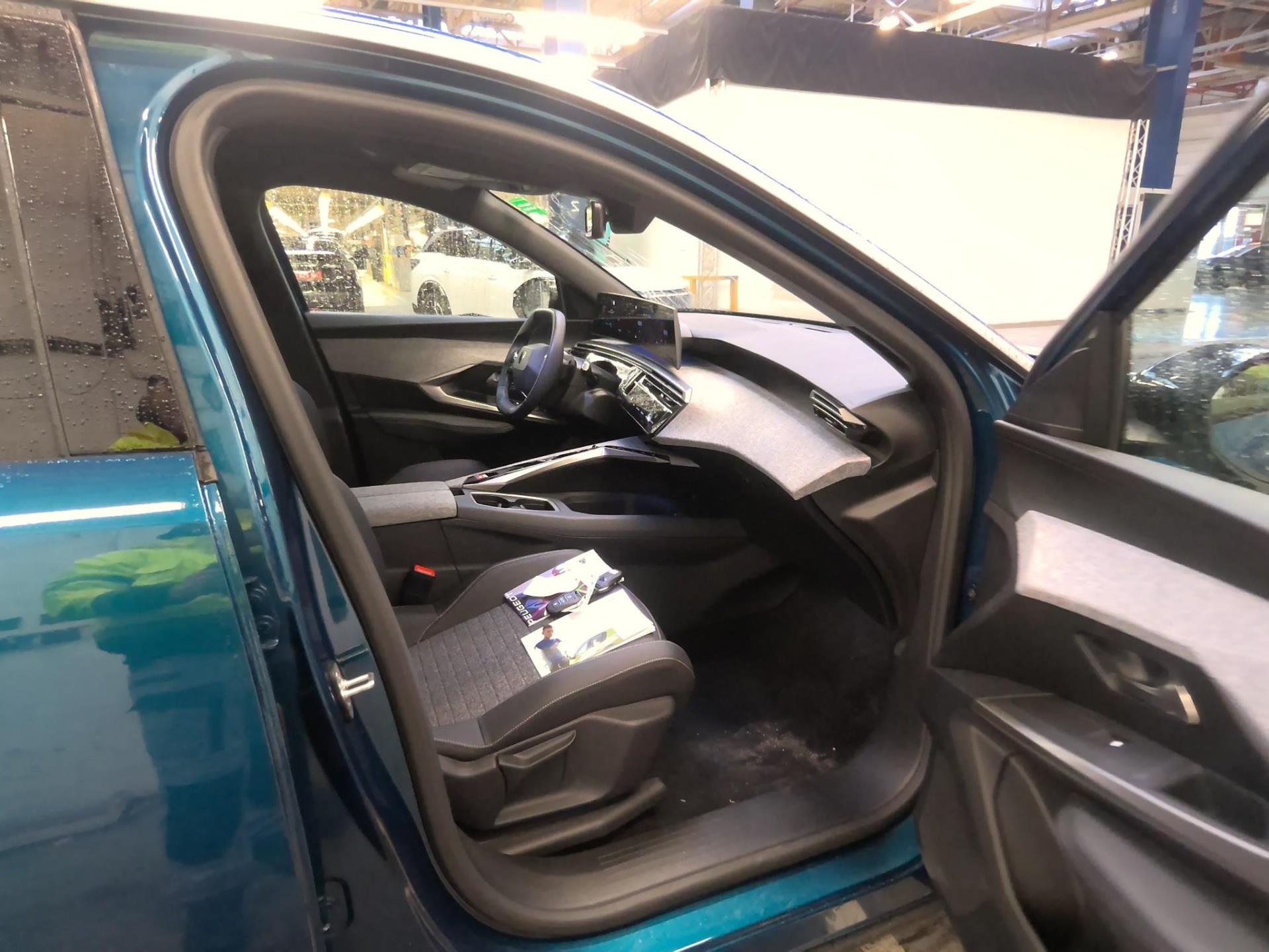Peugeot 3008 Electrique 210 ch 73 kWh Allure 2025