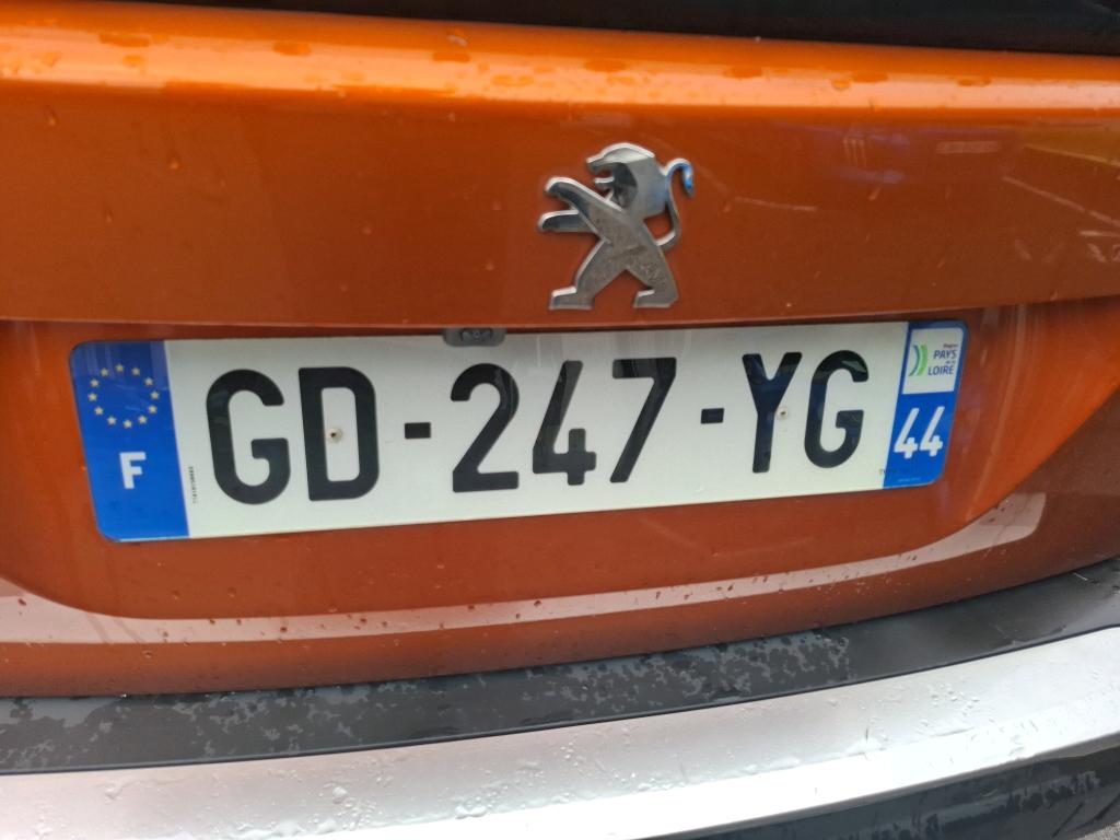 Peugeot 2008 PureTech 130 S&S BVM6 Allure Business 2021