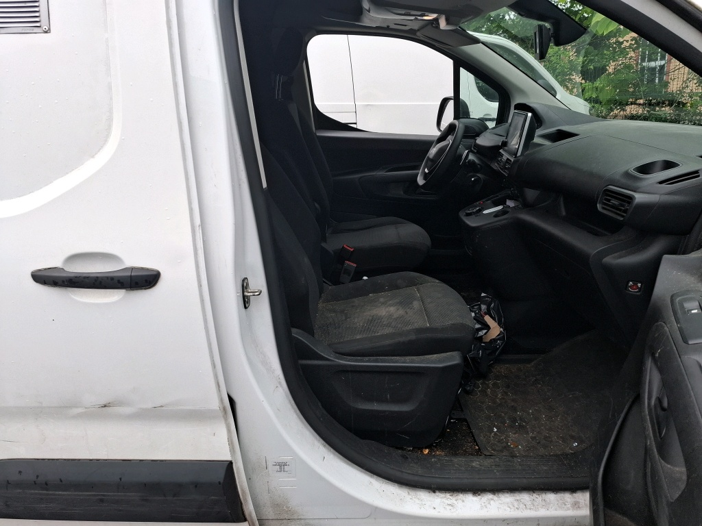 Peugeot PARTNER FOURGON STANDARD 650 KG PURETECH 130 S&S EAT8 ASPHALT 2020
