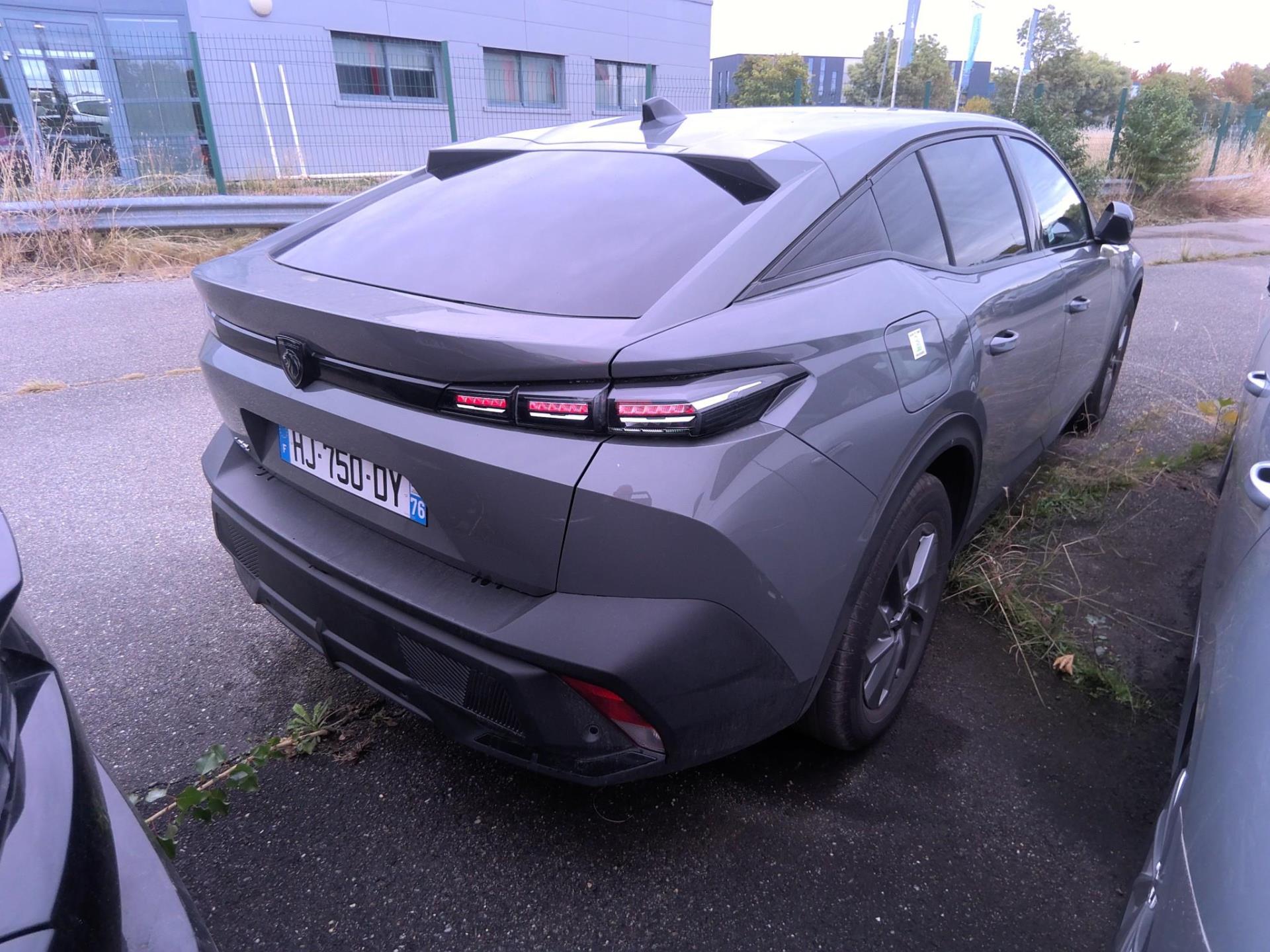 Peugeot 408 Hybrid 145 e-DCS6 Allure 2026
