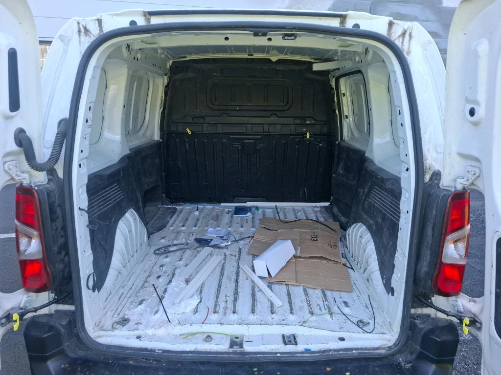 Peugeot PARTNER FOURGON STANDARD 650 KG BLUEHDI 100 S&S BVM5 ASPHALT 2021