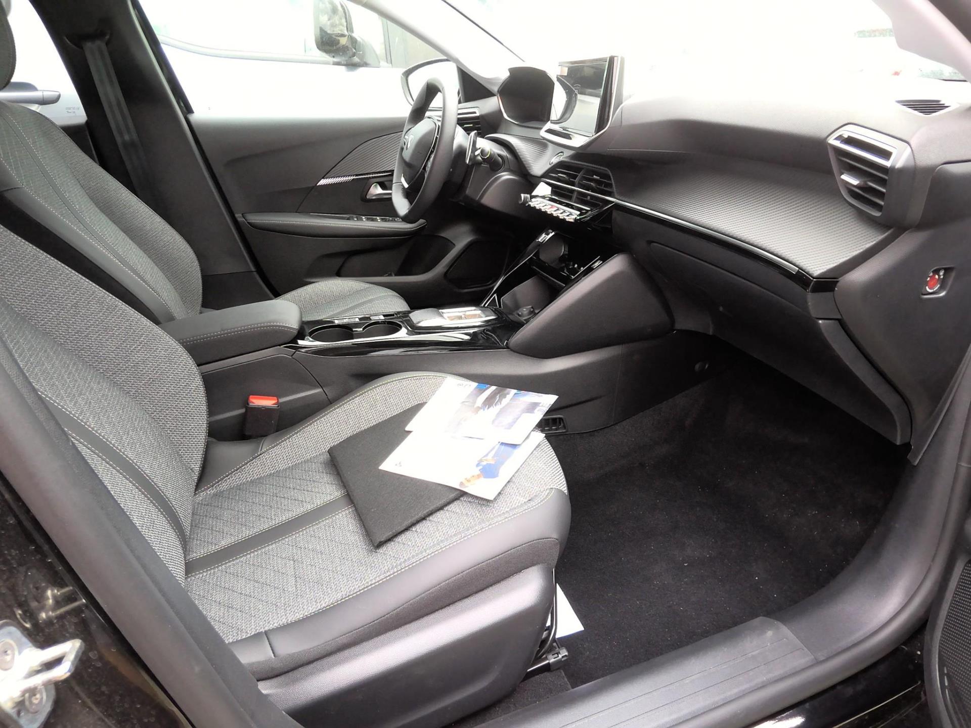 Peugeot 208 Hybrid 100 e-DCS6 Allure 2024
