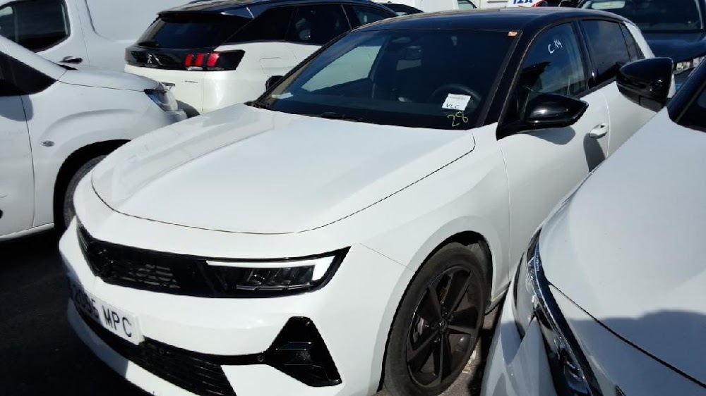 Opel Astra Astra 5P GS 1.2T XHT MT6 S/S 130 CV (96kW)