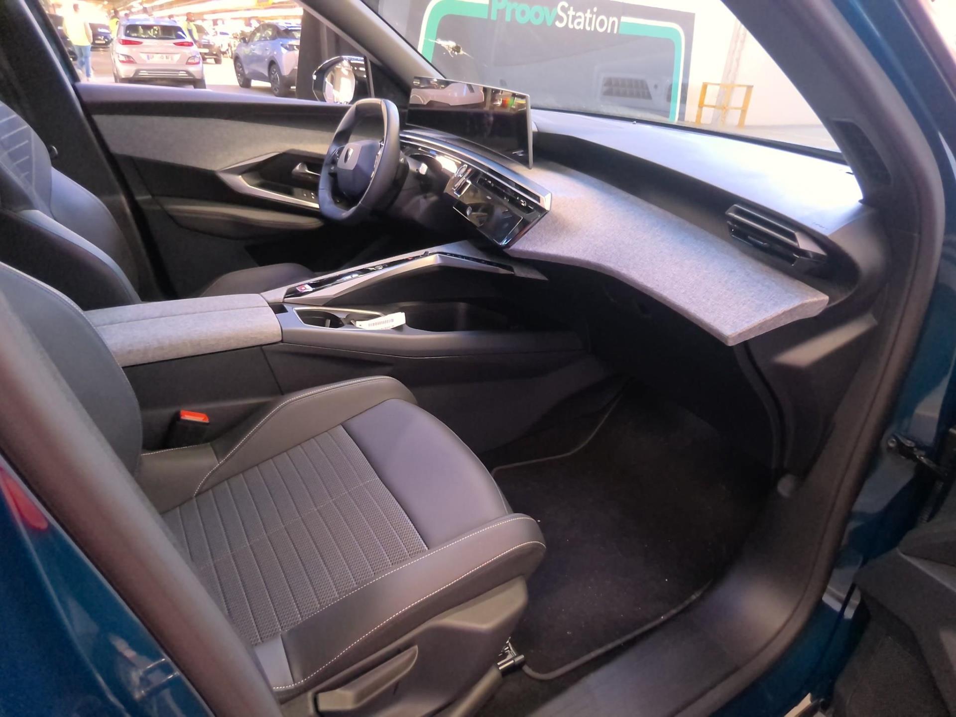 Peugeot 5008 Hybrid 136 e-DCS6 Allure 2024