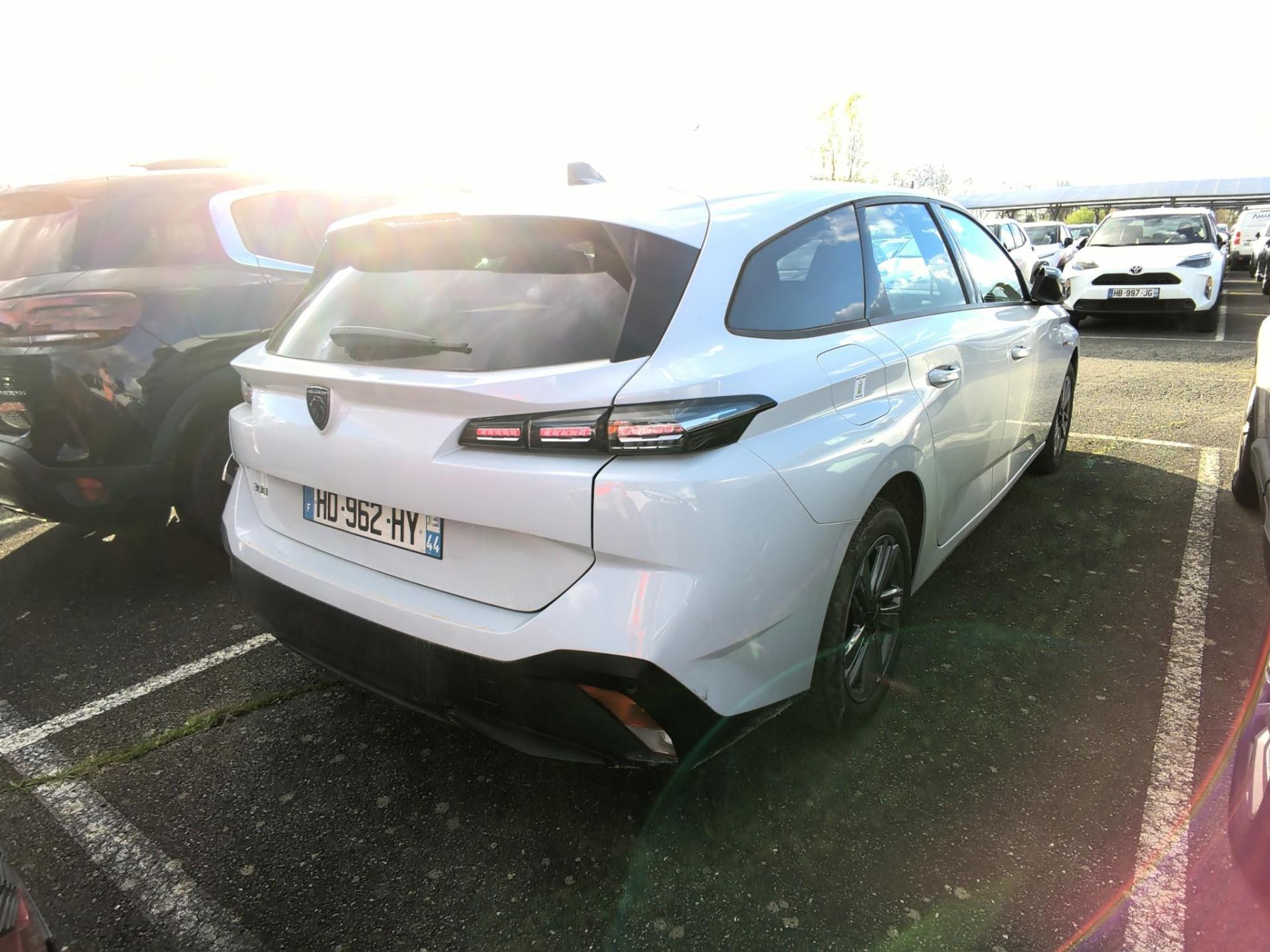 Peugeot 308 SW Hybrid 145 e-DCS6 Style 2025