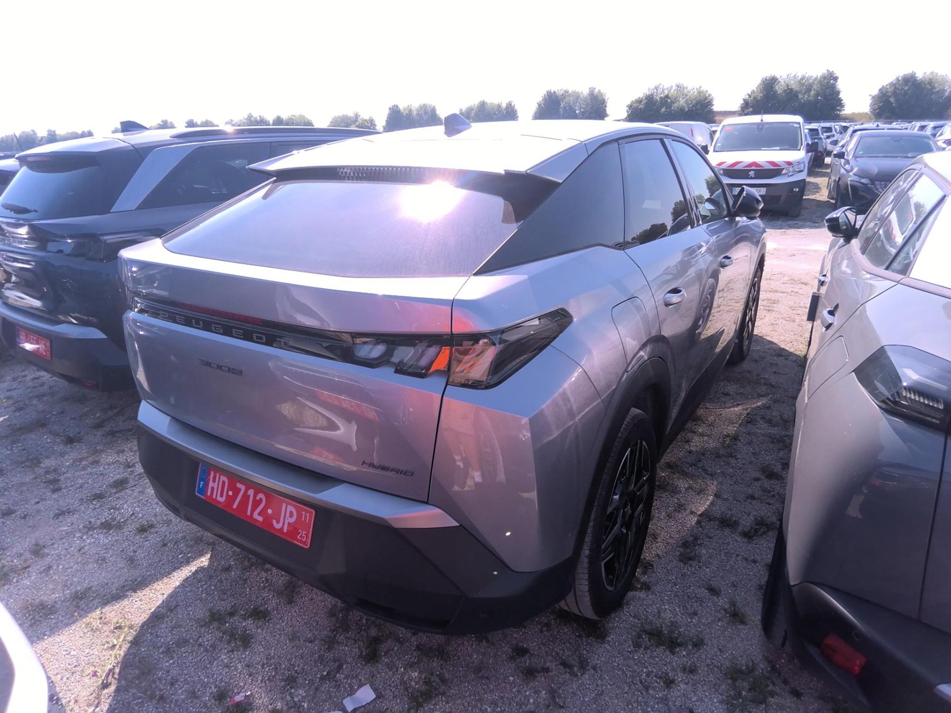 Peugeot 3008 Hybrid 145 e-DCS6 Allure 2025