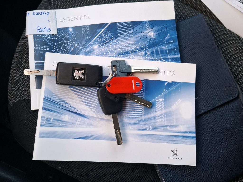 Peugeot PARTNER FOURGON STANDARD 1.6 BLUEHDI 75 BVM5 PREMIUM PACK 2018