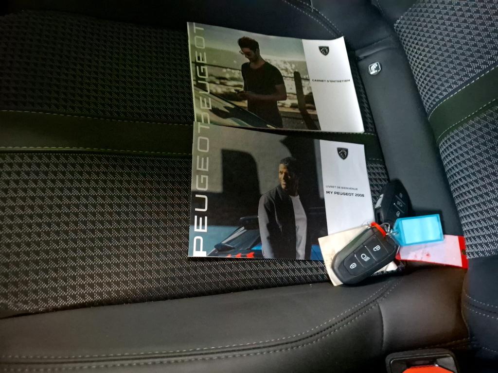 Peugeot 2008 PureTech 130 S&S EAT8 GT 2022