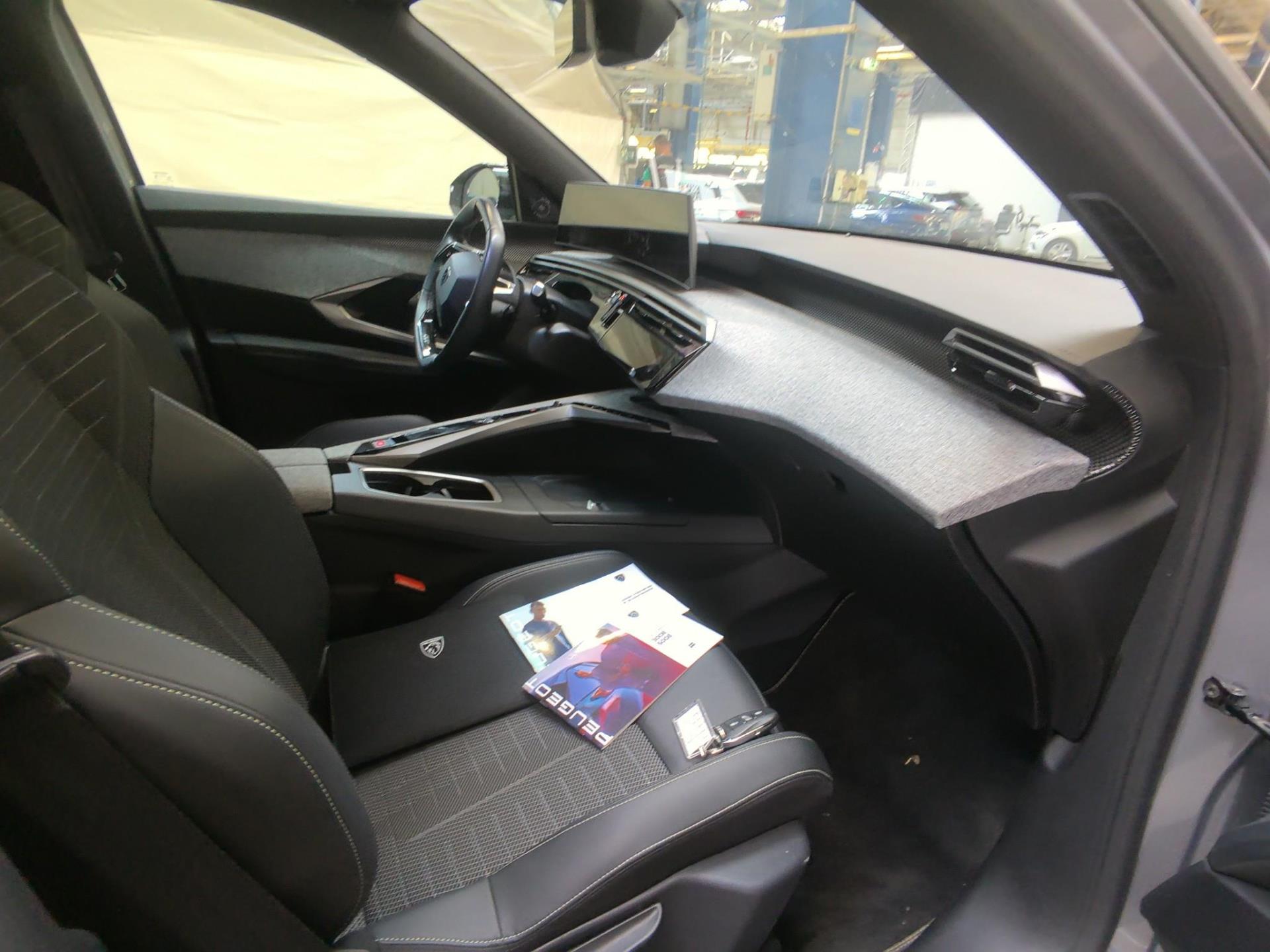 Peugeot 3008 Hybrid 145 e-DCS6 GT 2025