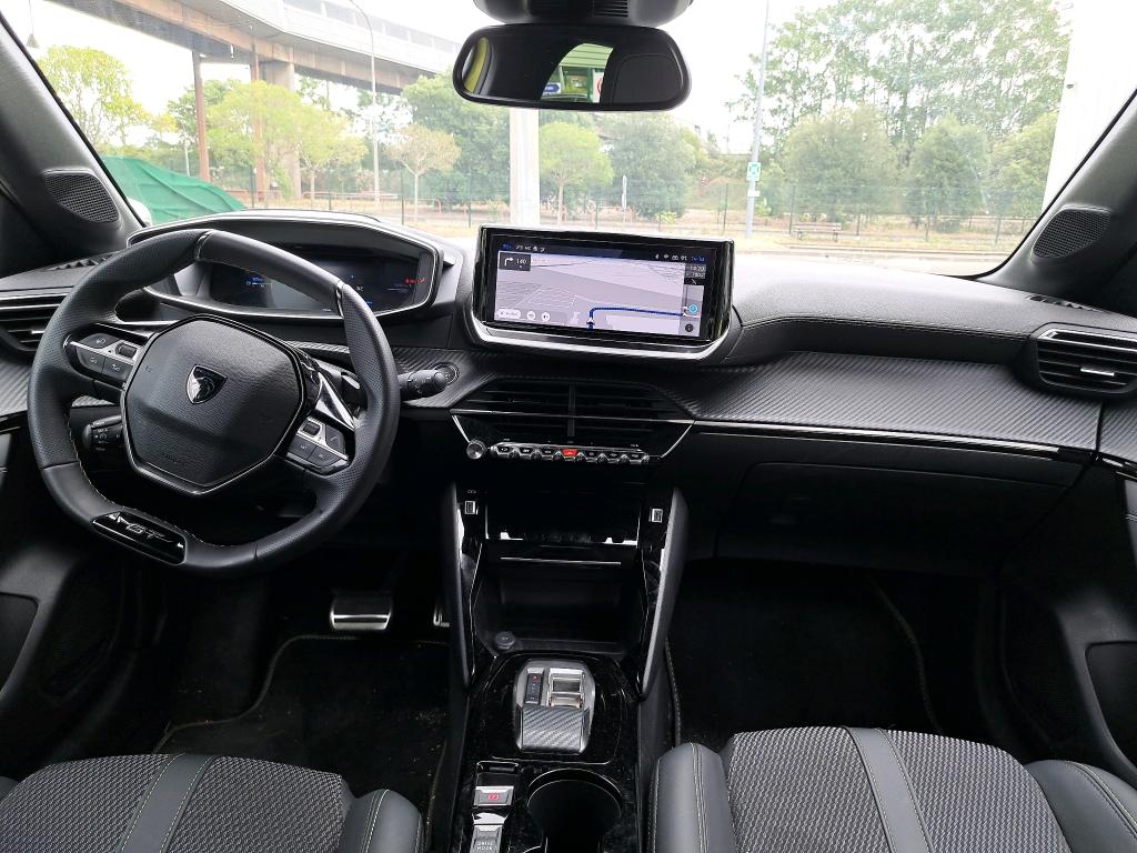 Peugeot 208 Hybrid 110 e-DCS6 GT 2025