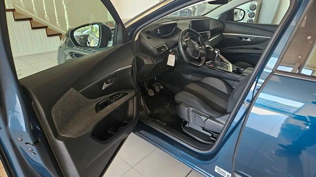 Foto Peugeot 5008 8