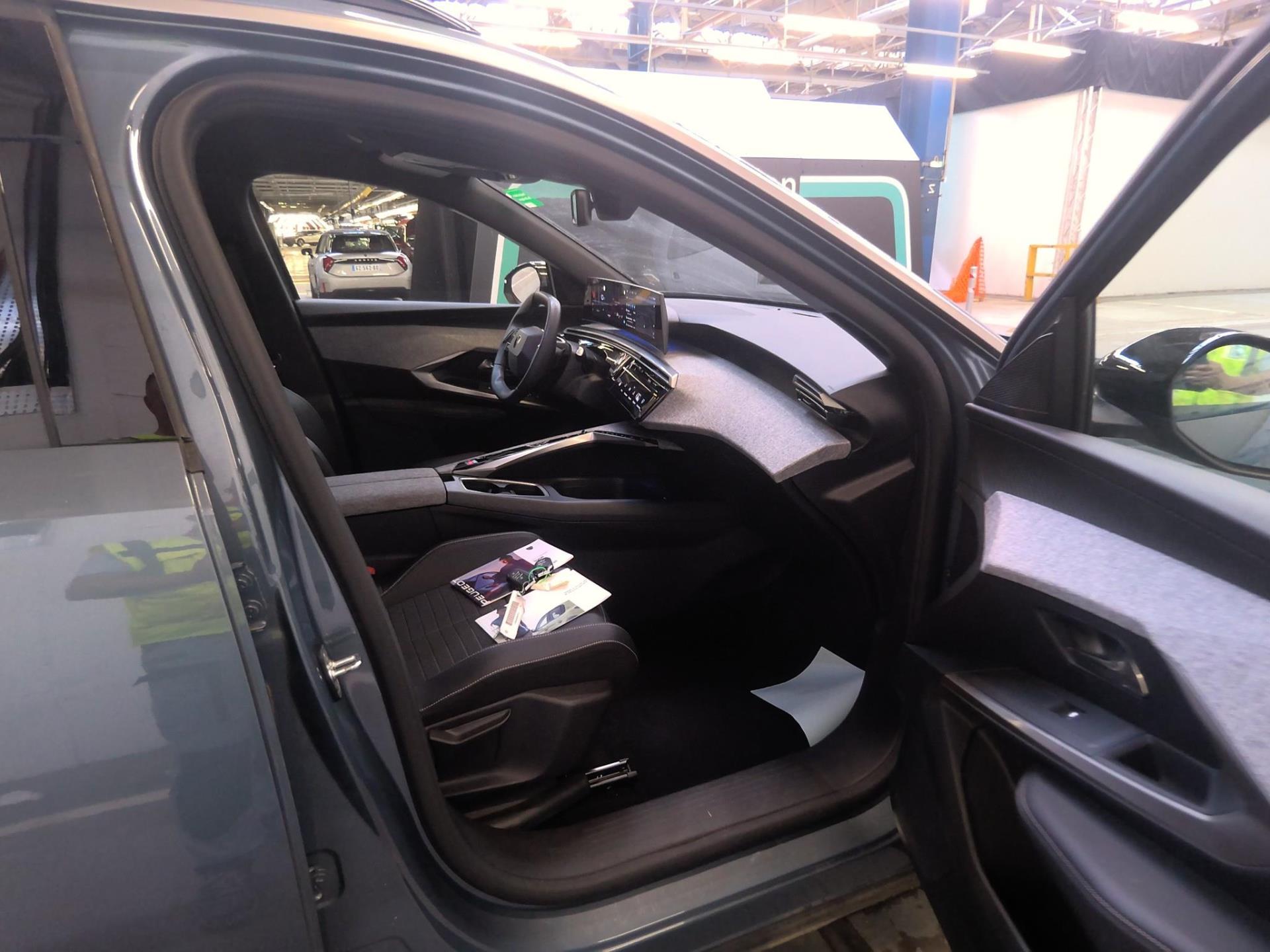 Peugeot 5008 Hybrid 136 e-DCS6 Allure 2024