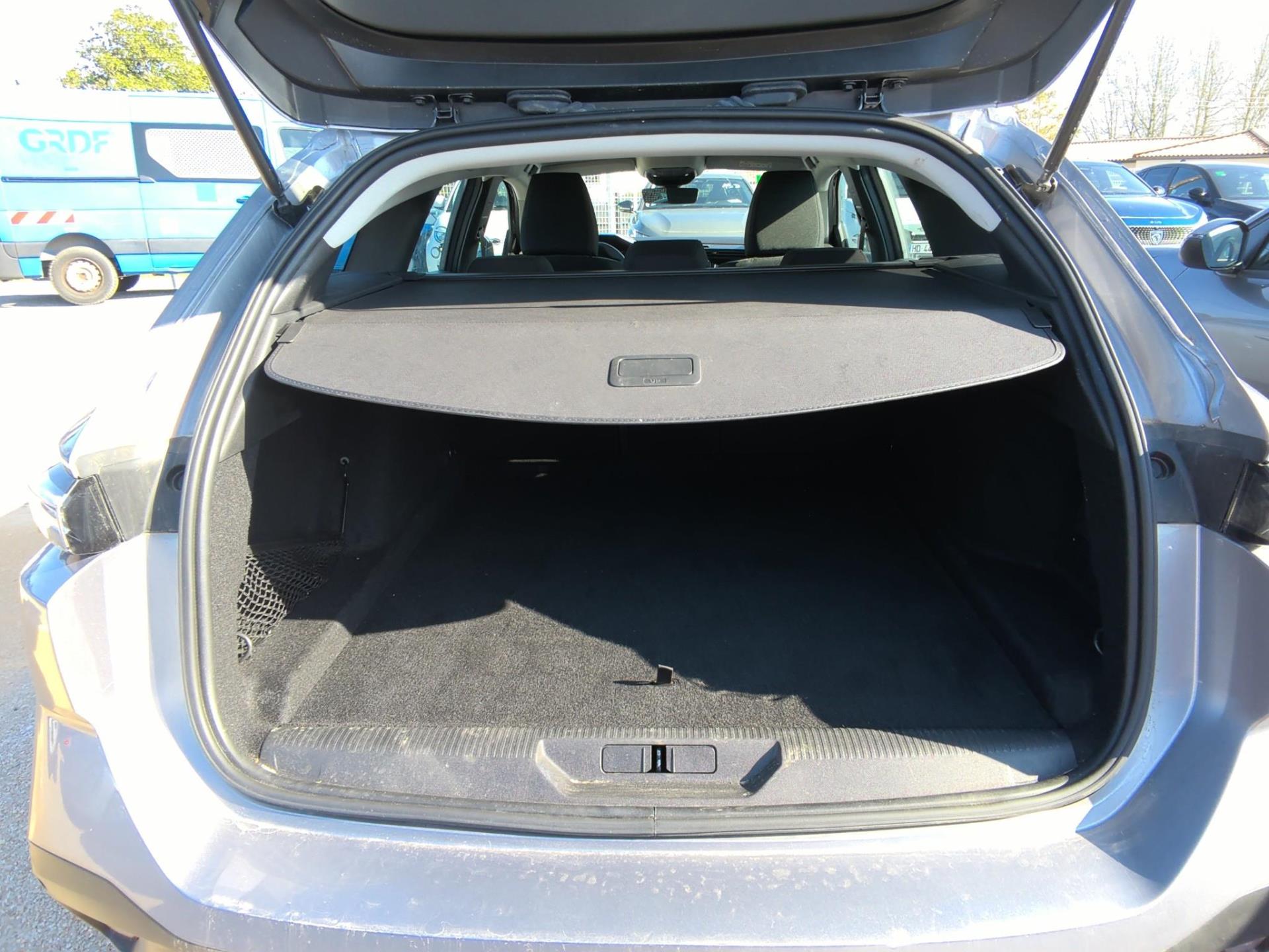 Peugeot 308 SW Hybrid 145 e-DCS6 Style 2025