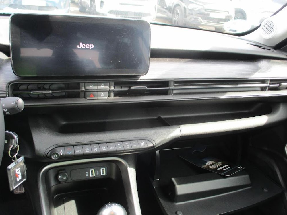 Foto Jeep AVENGER 12