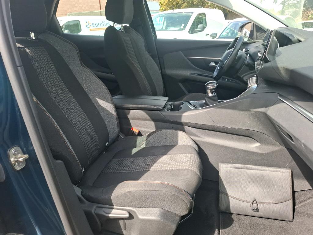 Peugeot 3008 BlueHDi 130ch S&S BVM6 Active Business 2021