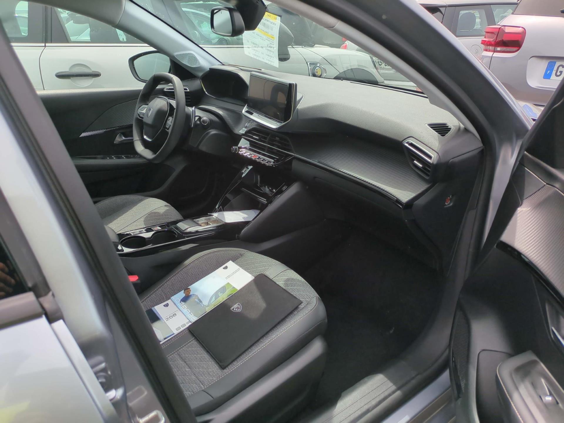 Peugeot 208 Hybrid 100 e-DCS6 Allure 2024