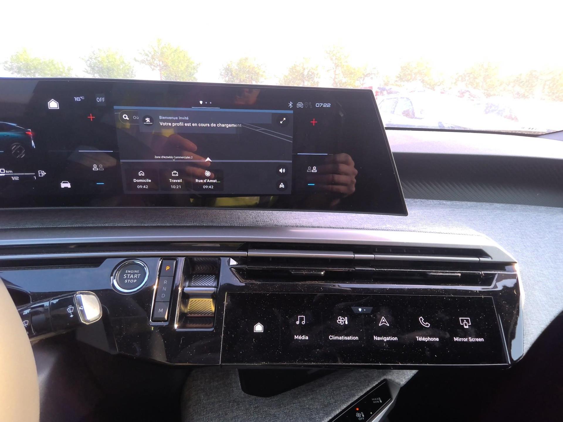 Peugeot 3008 Hybrid 145 e-DCS6 Allure 2025