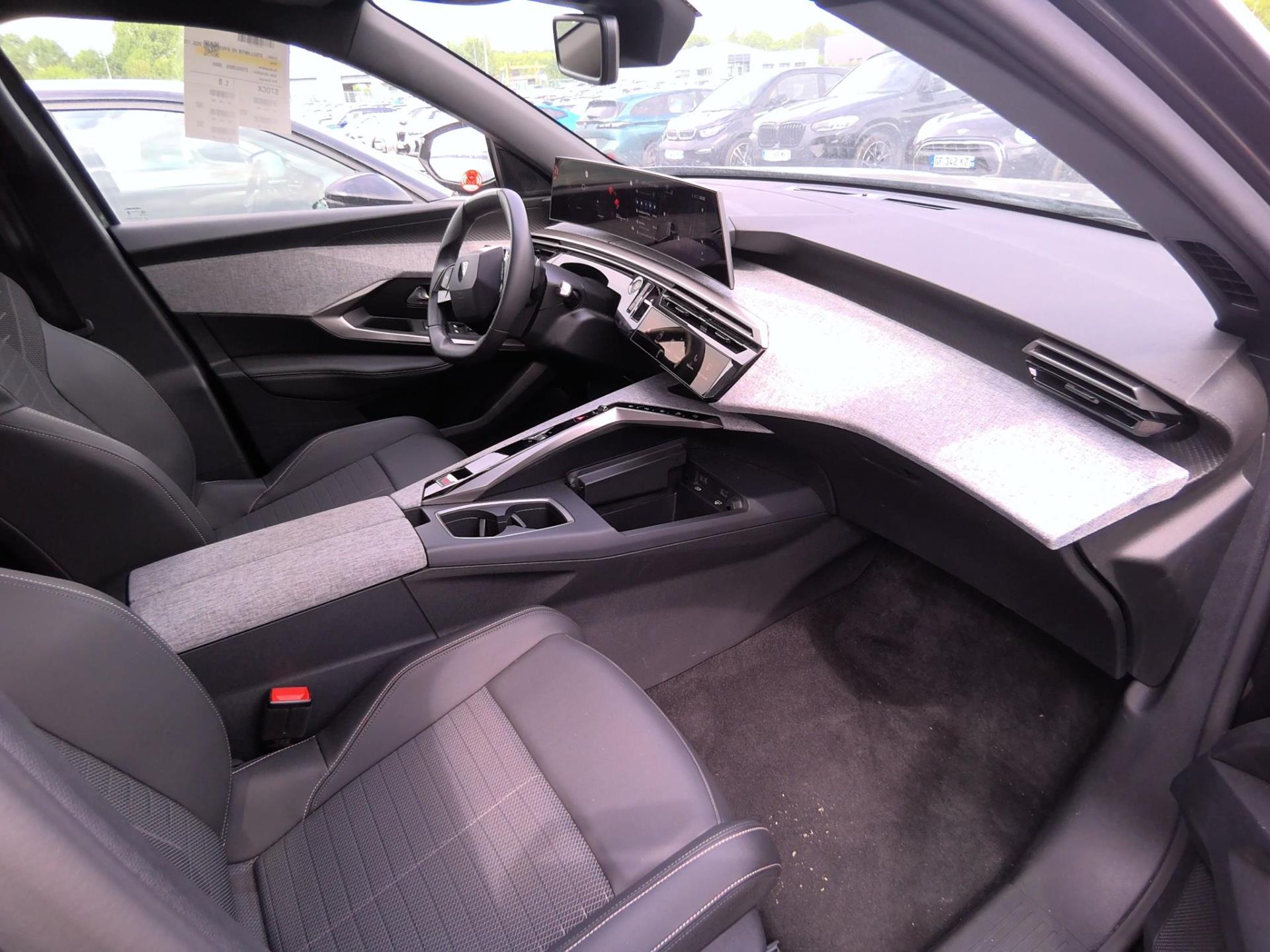 Peugeot 3008 Hybrid 136 e-DCS6 Allure 2024