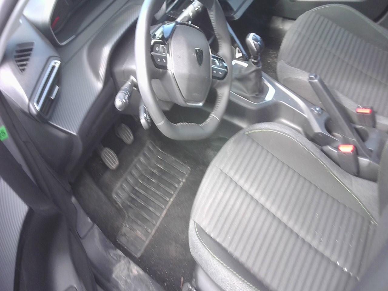 Foto Peugeot 208 4