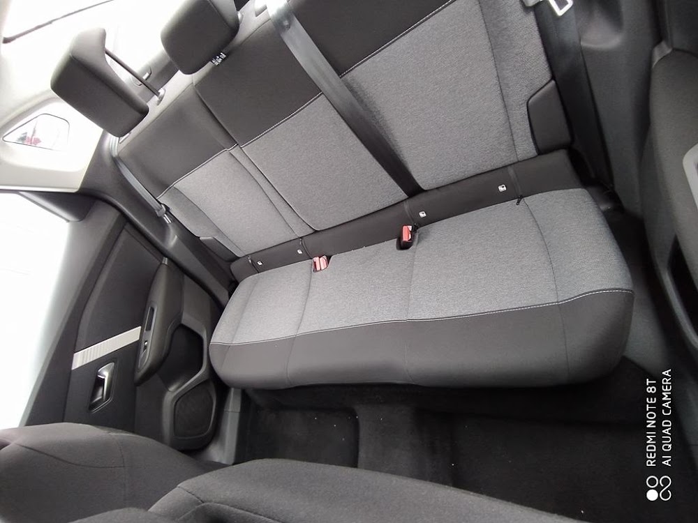 Foto Citroën C4 X 11