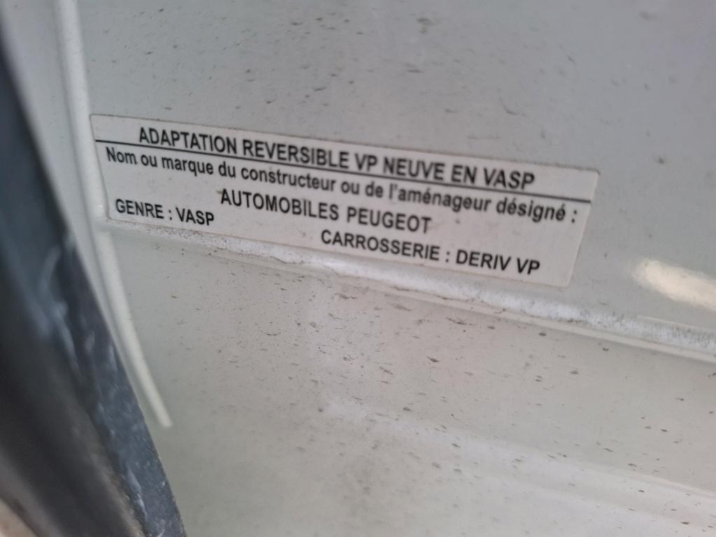 Peugeot 208 BLUEHDI 100 S&S BVM6 PREMIUM PACK 2021