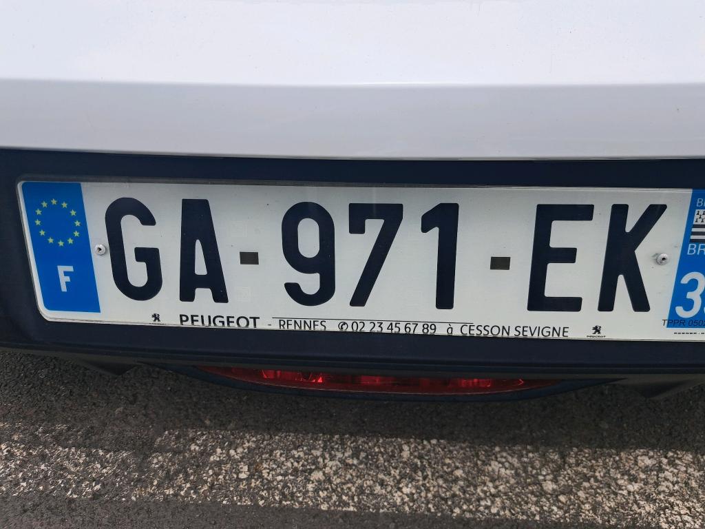 Peugeot 208 BLUEHDI 100 S&S BVM6 PREMIUM PACK 2021