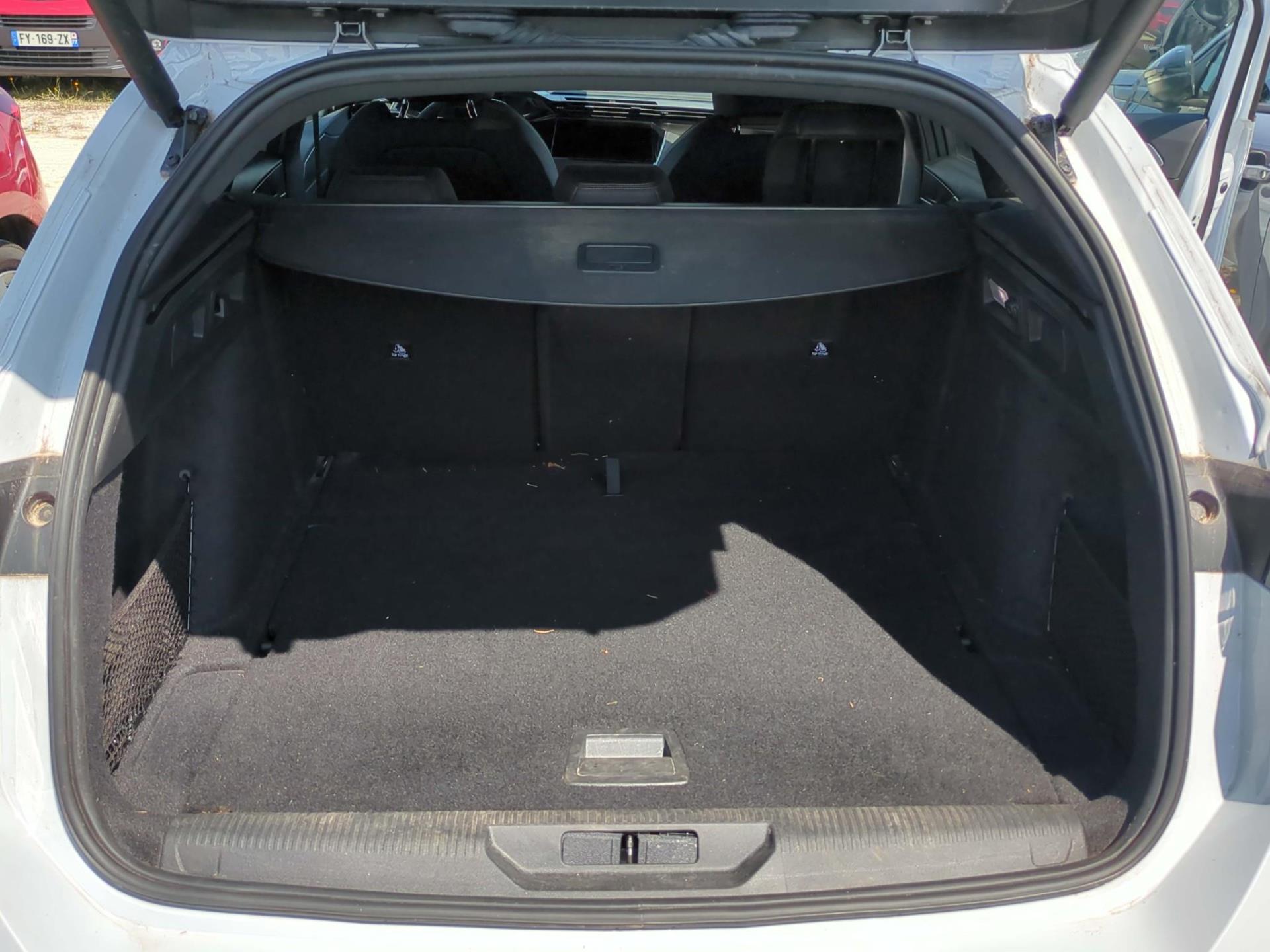 Peugeot 308 SW Hybrid 136 e-DCS6 GT 2024