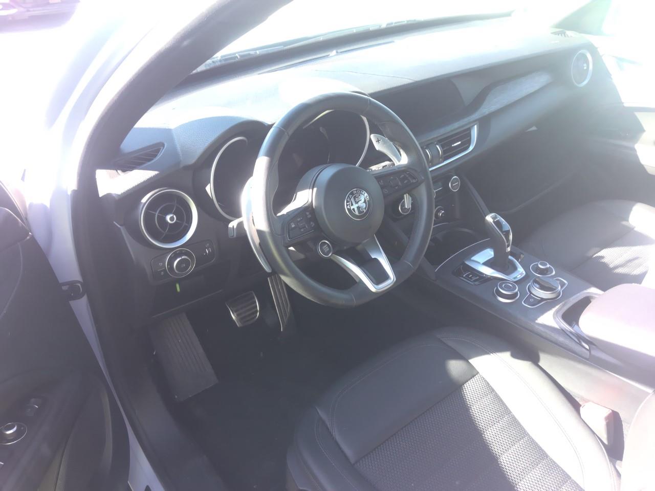 Foto Alfa Romeo Stelvio 4