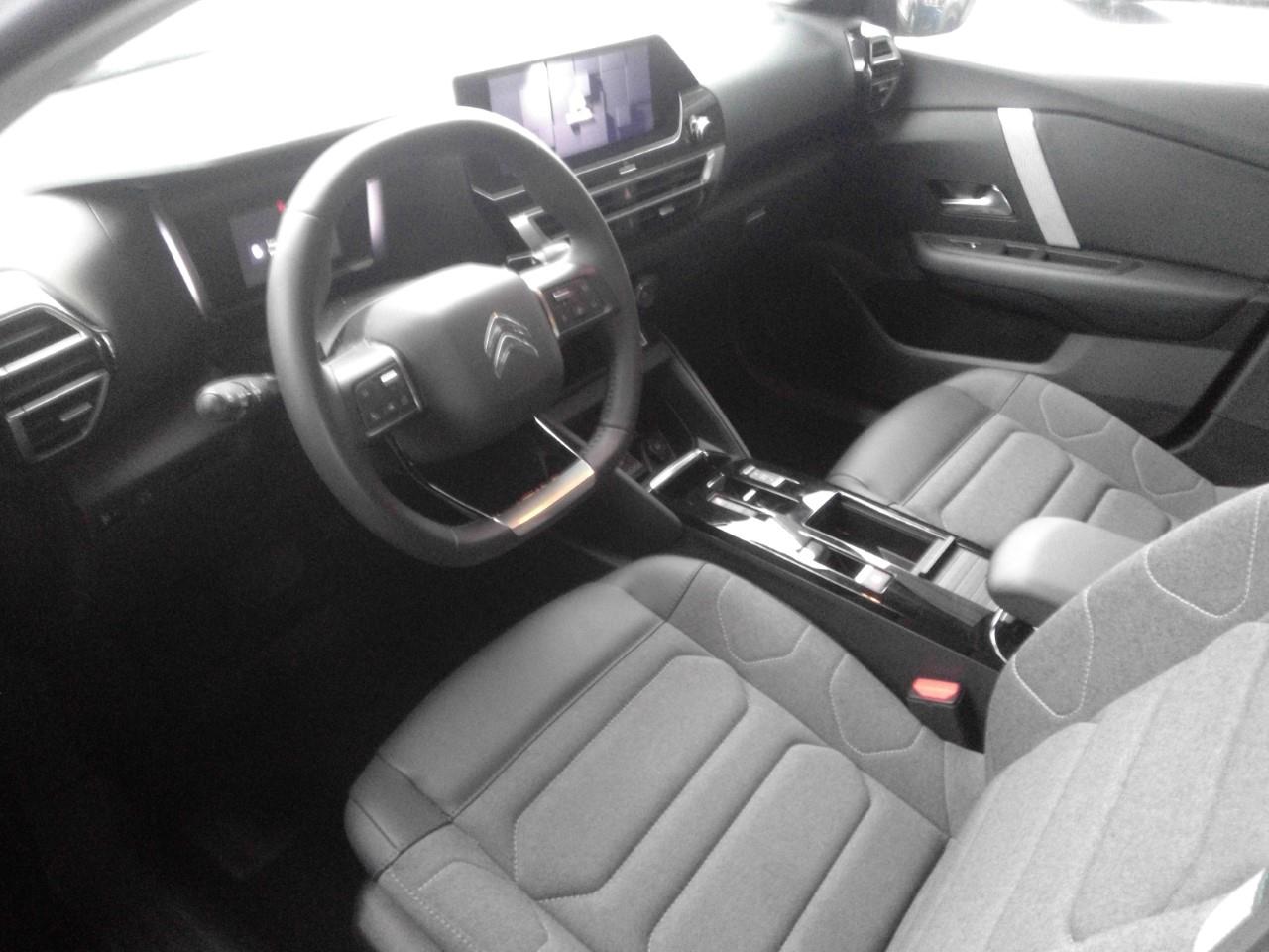 Foto Citroën C4 X 3