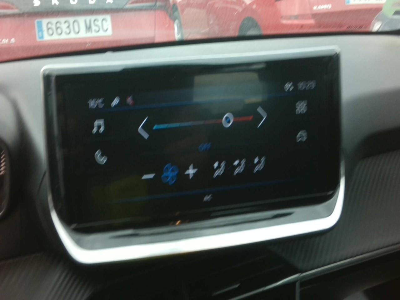 Foto Peugeot 208 6