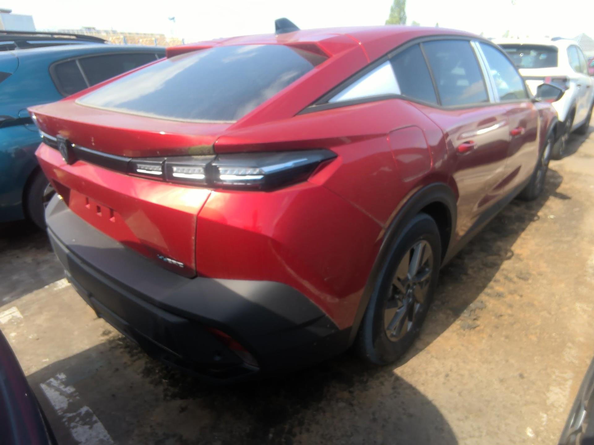 Peugeot 408 PHEV 180 e-EAT8 Allure 2023