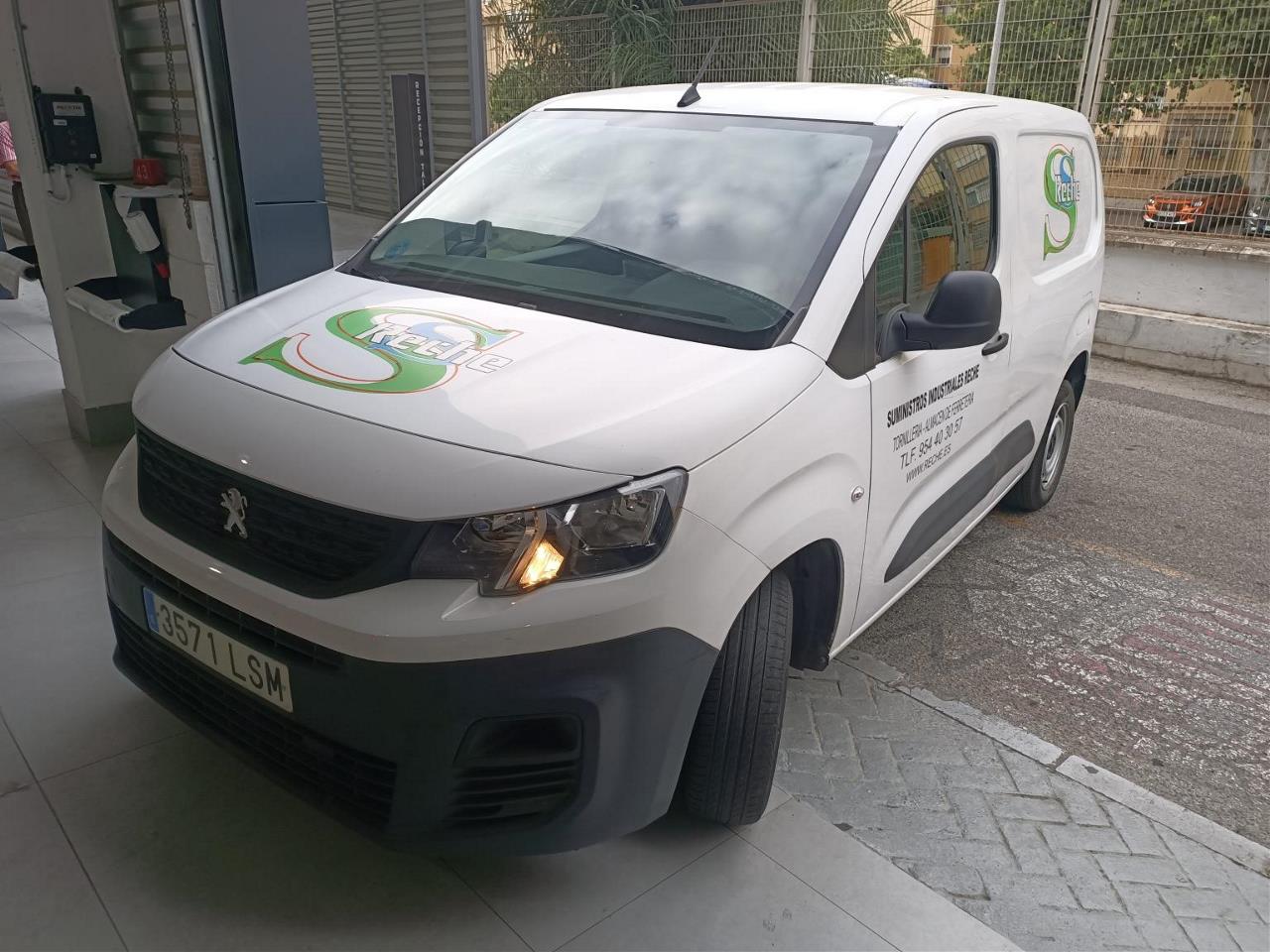 Peugeot Partner Partner Pro Standard 600kg BlueHDi 100 S&S 5 Vel. MAN