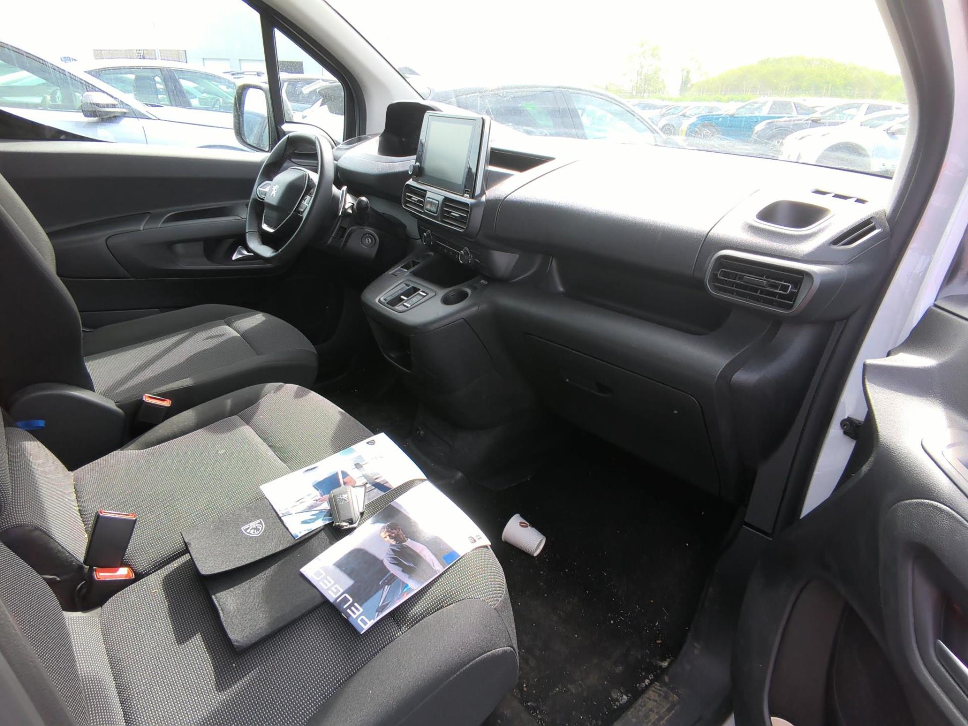 Peugeot PARTNER FOURGON M 1000 KG BLUEHDI 130 S&S EAT8 2024