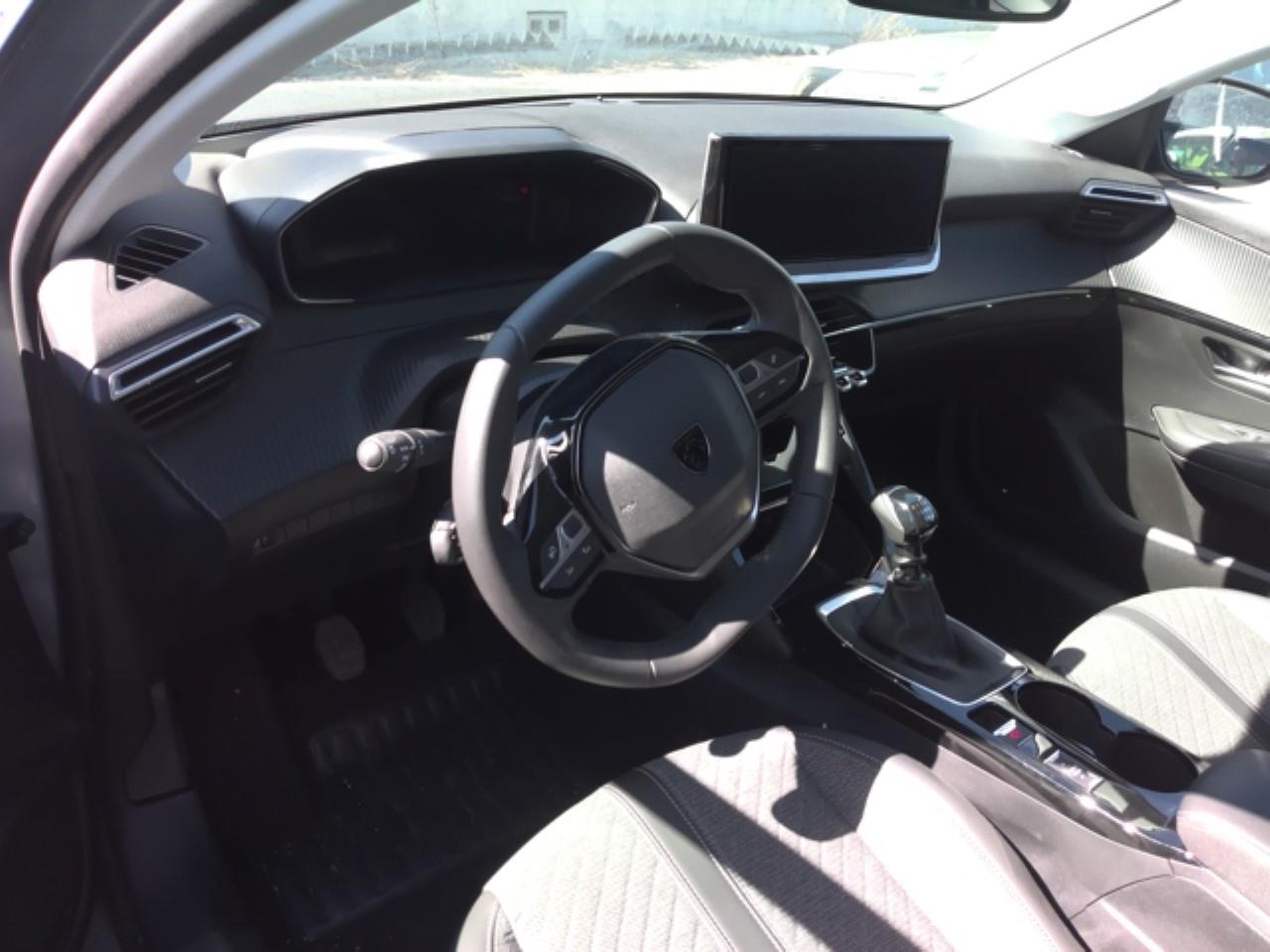 Foto Peugeot 208 4