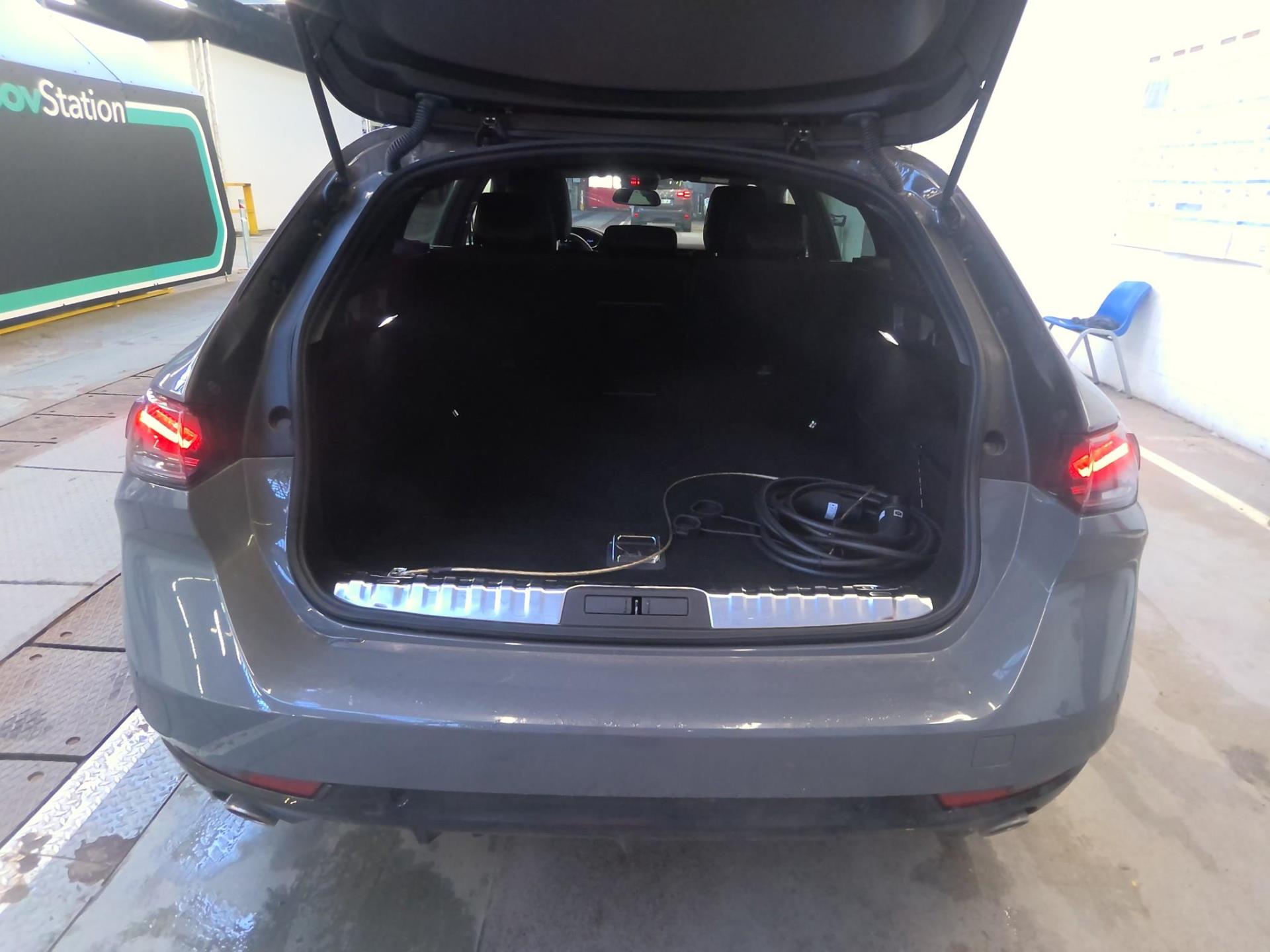 Peugeot 508 SW Hybrid 180 e-EAT8 Allure 2025