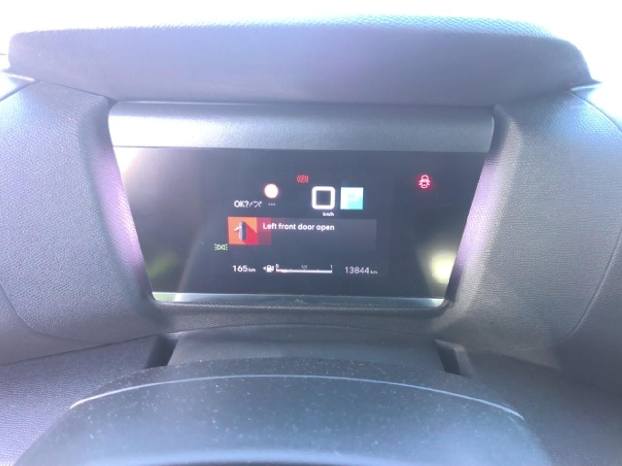 Foto Citroën C4 X 5