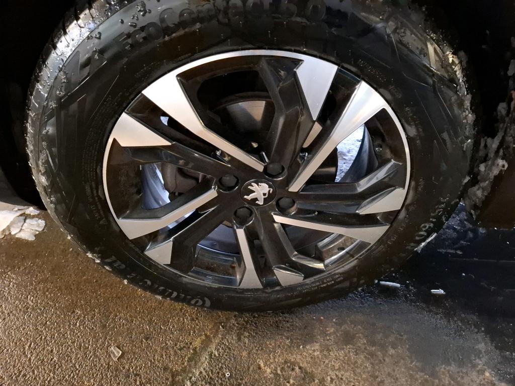 Peugeot 2008 PureTech 130 S&S EAT8 GT 2022