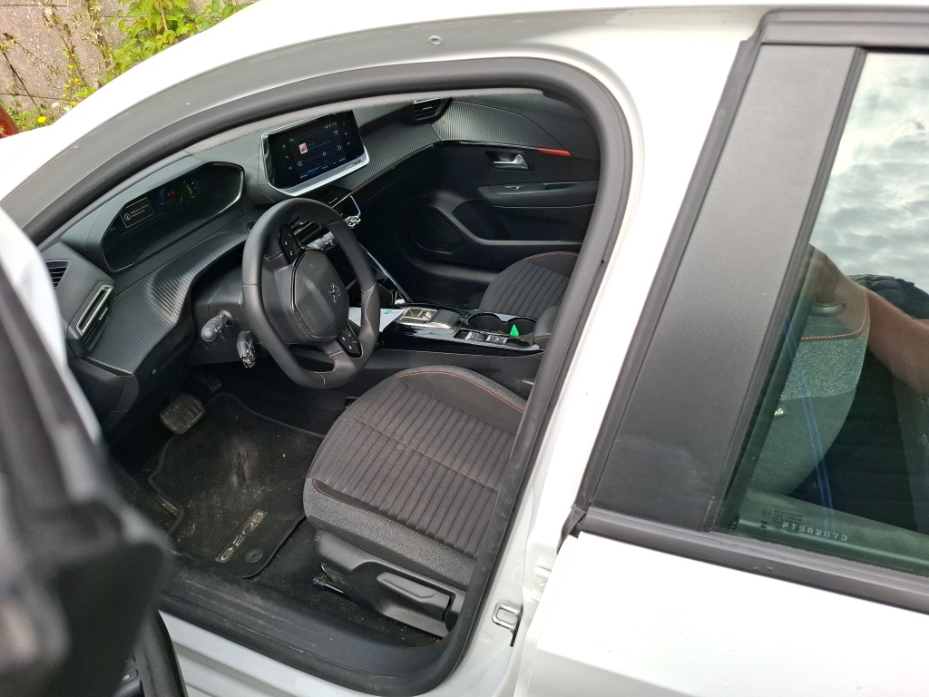 Peugeot 208 ELECTRIQUE 50 KWH 136 ACTIVE BUSINESS R 2023