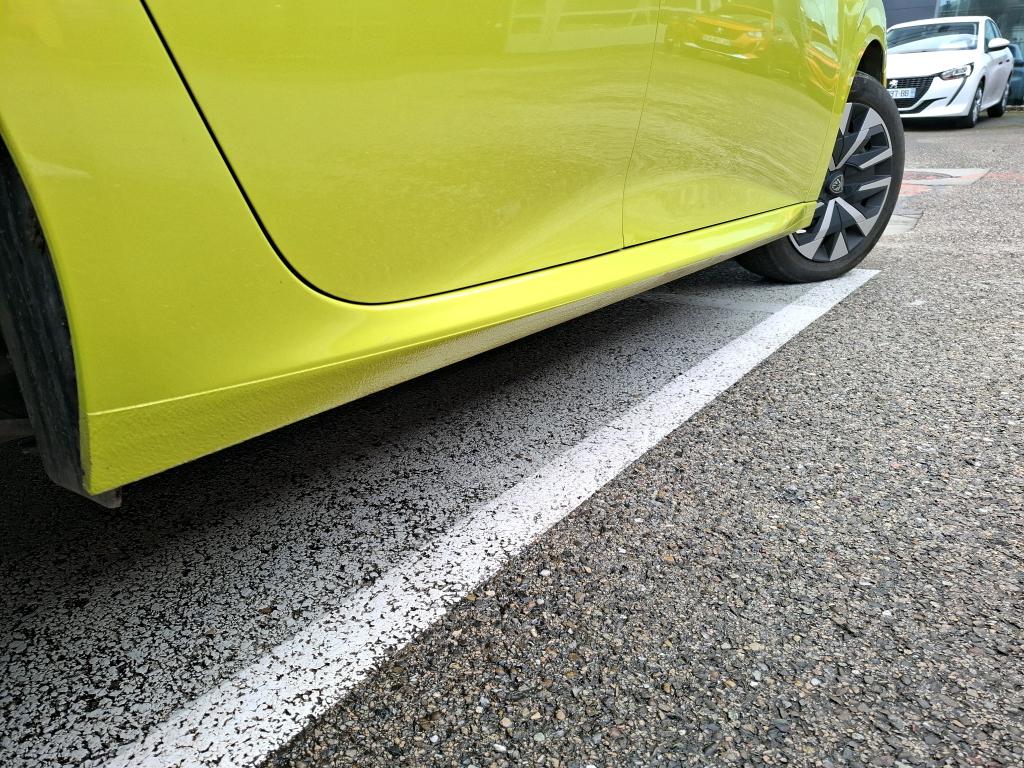 Peugeot 208 Hybrid 100 e-DCS6 Style 2025